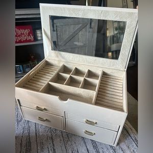 Faux leather jewelry box